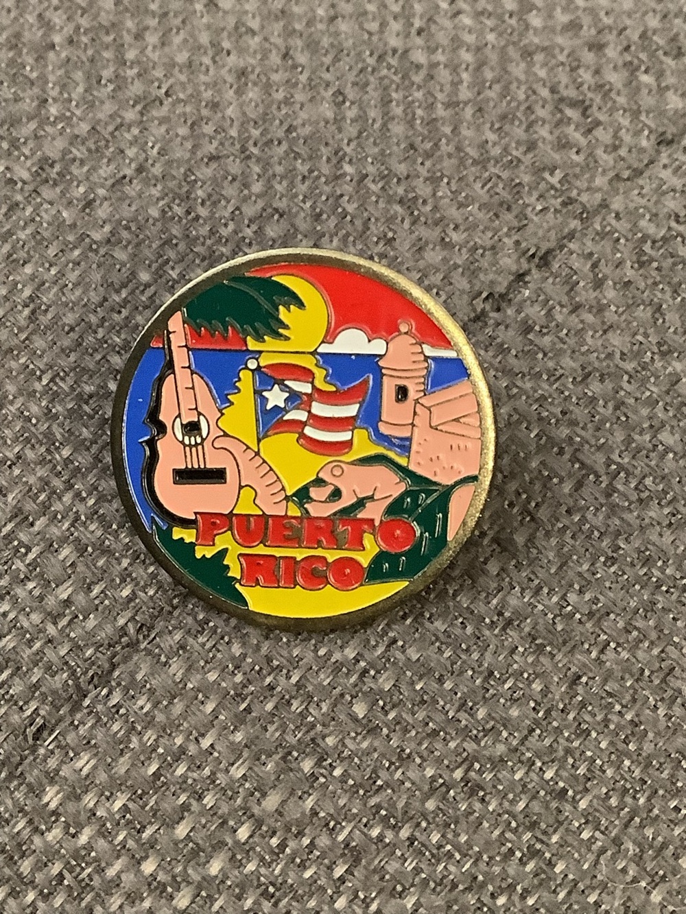 Puerto Rico souvenir button pin travel keepsake⭐️
